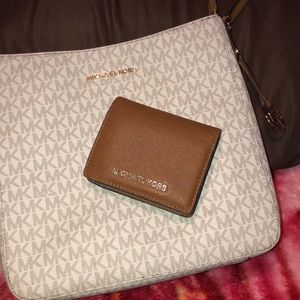 👜 Michael Kors Brown Square Wallet 👜